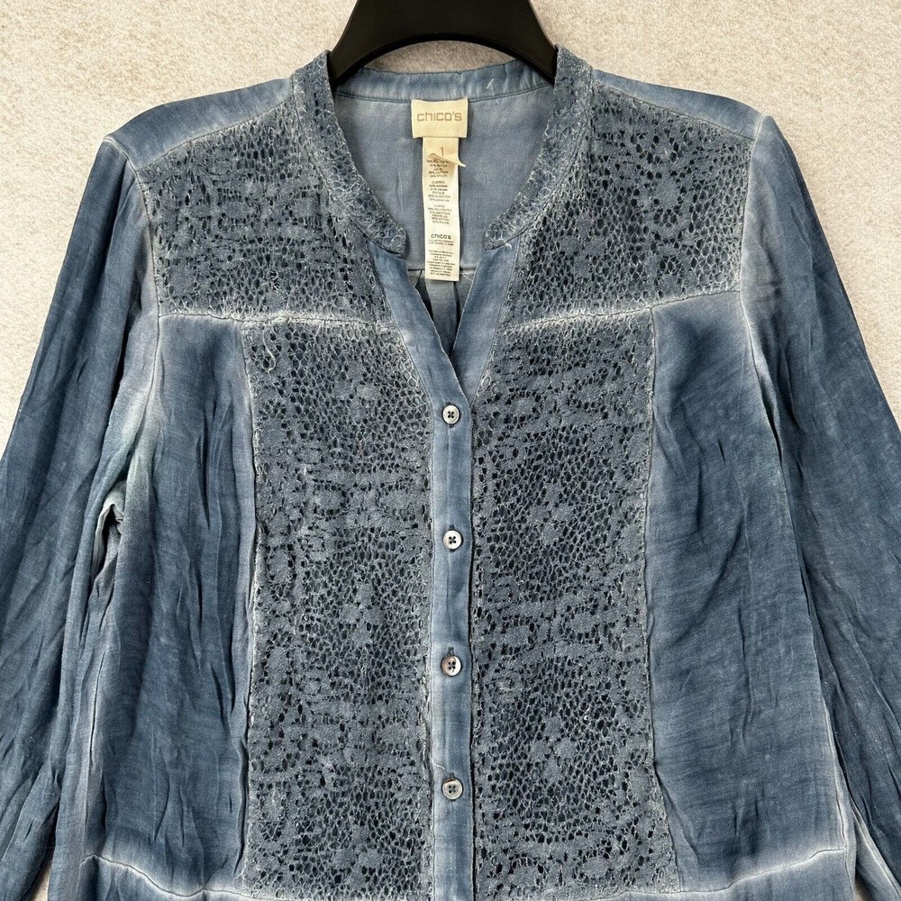 Chicos Blouse Womens 1 (MEDIUM) Chambray Lace Button Up Top Blue - Picture 3 of 14